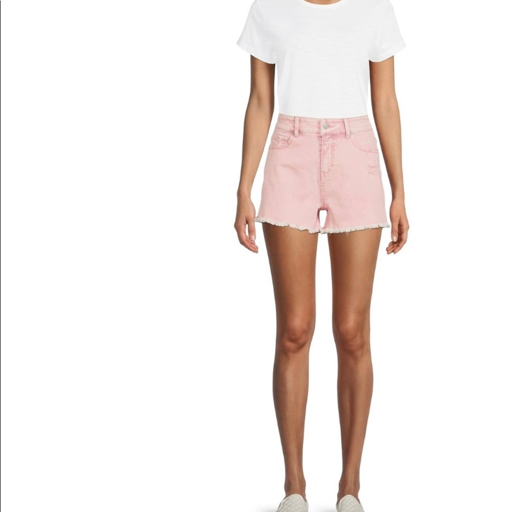 NWT🌻- Time and Tru High Rise relaxed fit Frayed Hem Pink Denim Shorts …